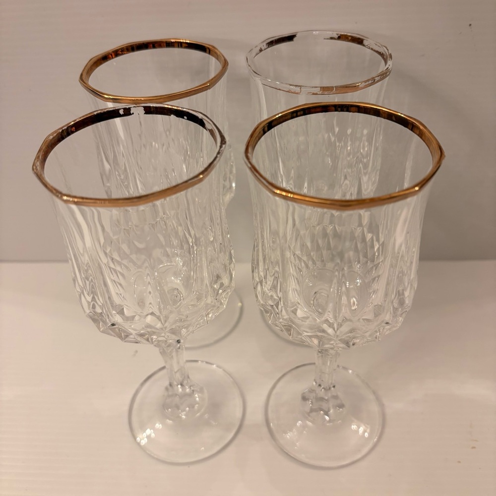 Gold-Trimmed Crystal Wine Goblets - A Set of 4